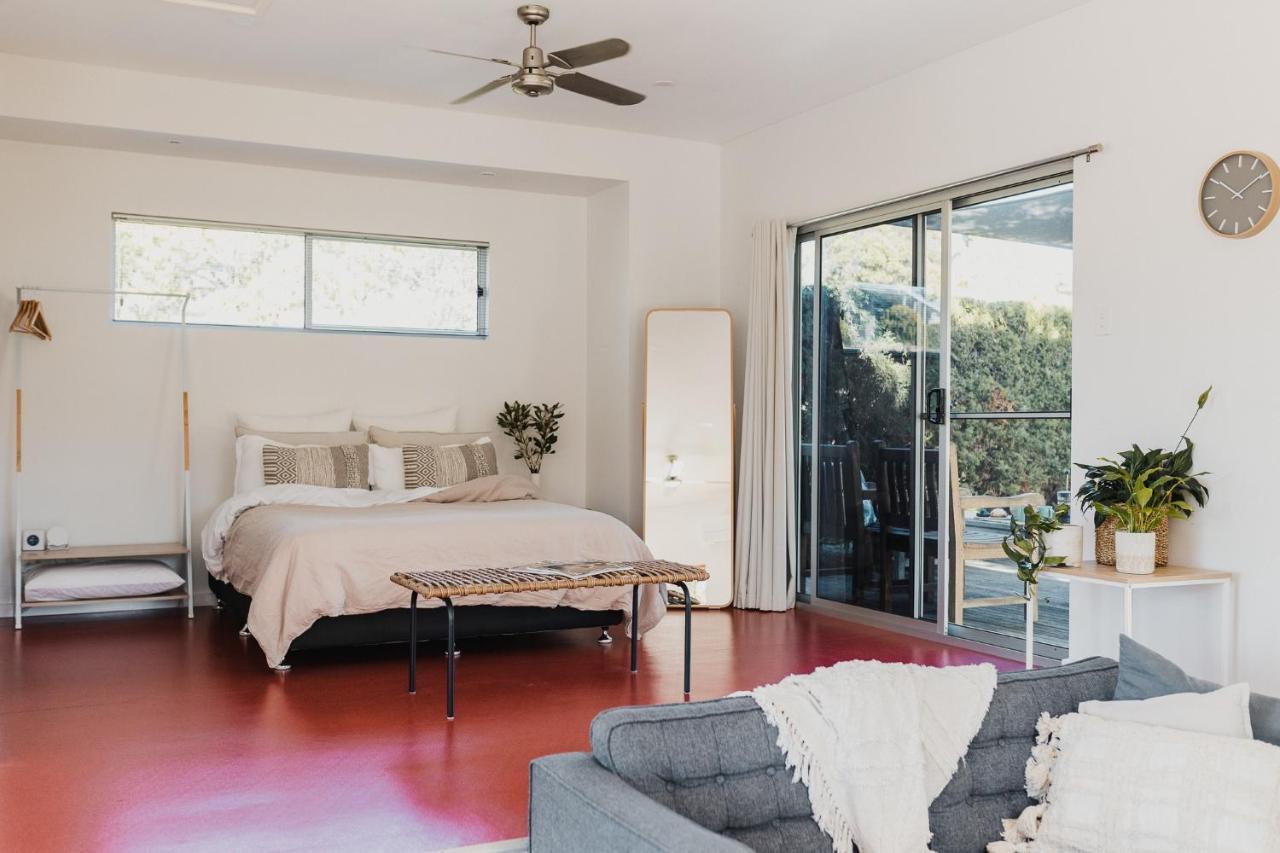 포트링컨 S T U D I O 22 Peaceful Retreat With Garden Views 아파트 외부 사진